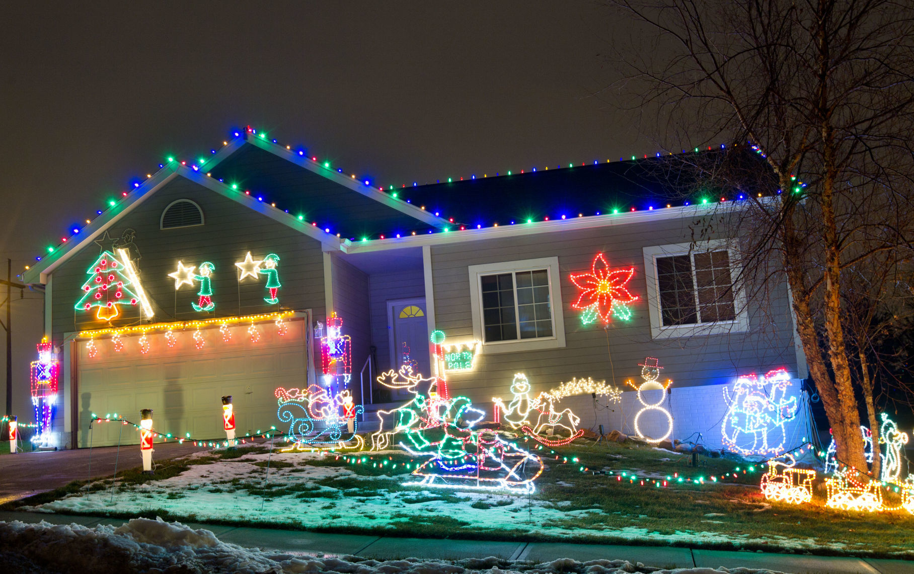 The Vanek Family Christmas lights at 15055 Meredith Ave.